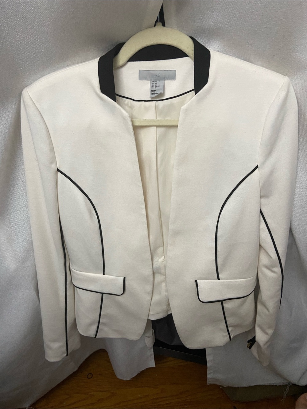 H&M White Open Front Blazer with Black Trim